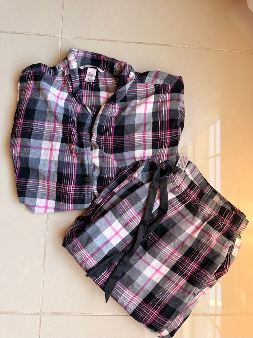 Victoria’s Secret Flannel Pajama Set Size L Pink Black Plaid Button Top & Drawst